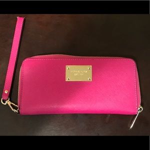 Michael Kors Jet Set Wallet